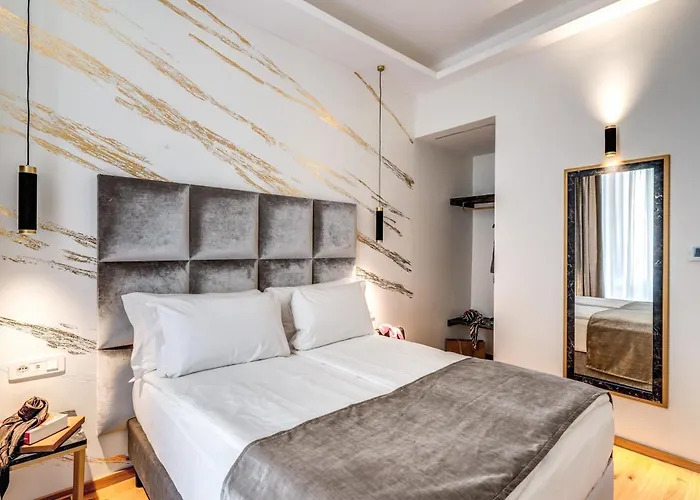 Palazzo Goldoni Condotti Collection 4* Roma