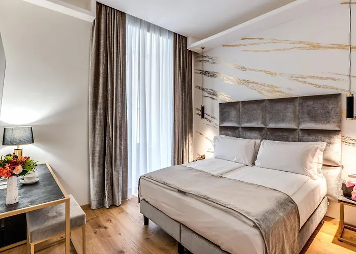 Palazzo Goldoni Condotti Collection 4* Roma