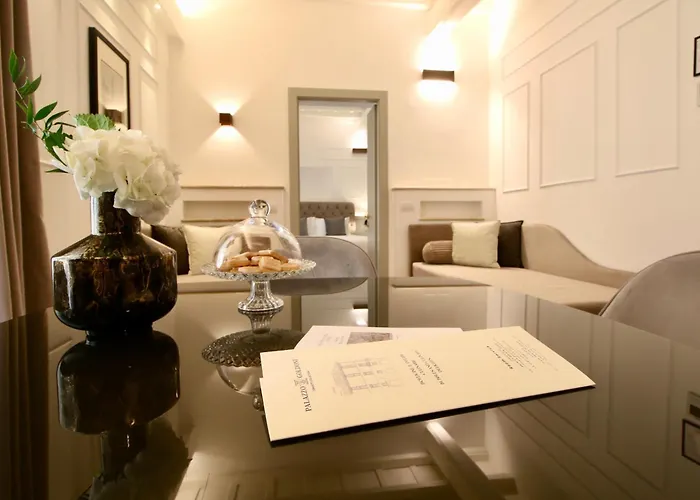 Palazzo Goldoni Condotti Collection 4*