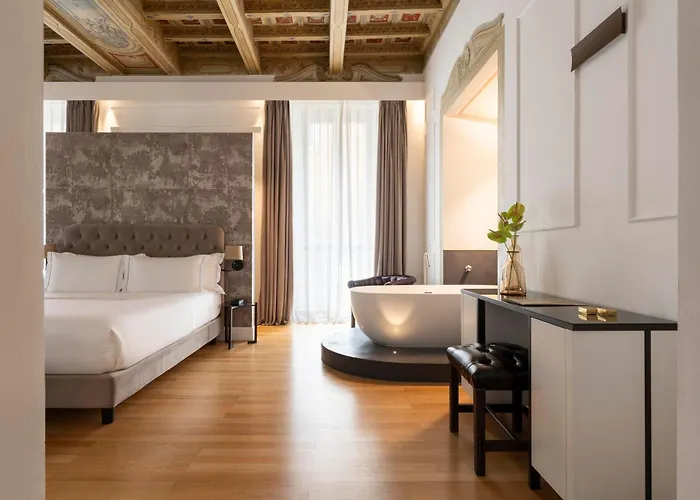 Palazzo Goldoni Condotti Collection